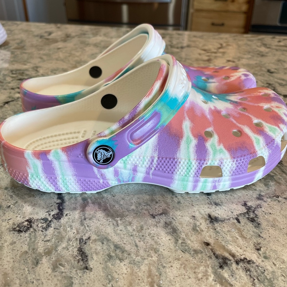 Crocs tie dyed